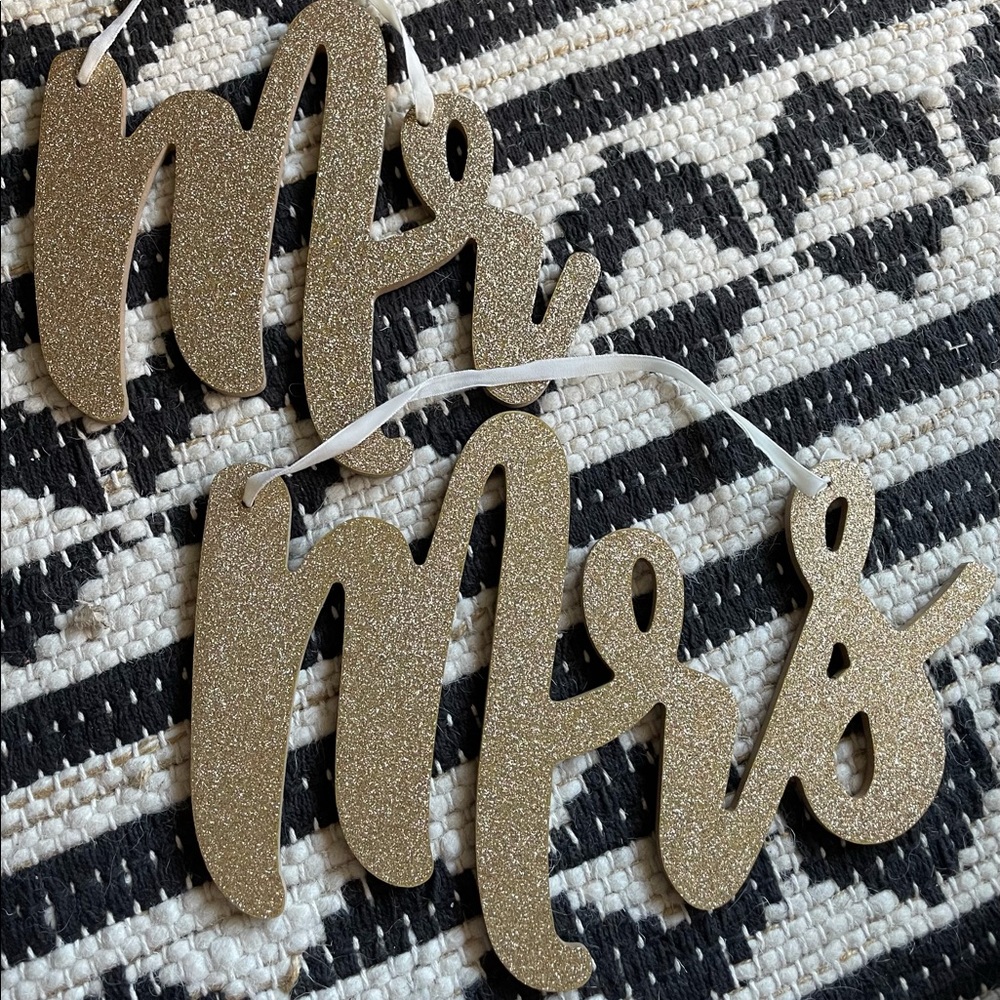 New (without tags) Mr & Mrs signs